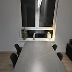 Luxury Rinok Πανσιόν Raca